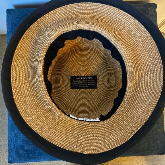 Eric Javits straw hat in natural with black grosgrain trim - Picture 4 of 6